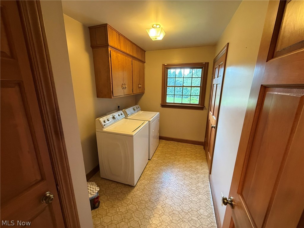 238 Edgemore Street NE Sugarcreek OH 44681