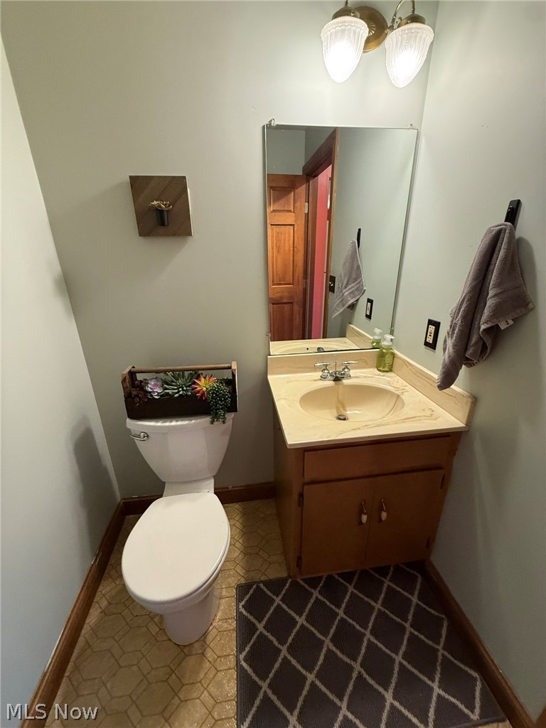 238 Edgemore Street NE Sugarcreek OH 44681