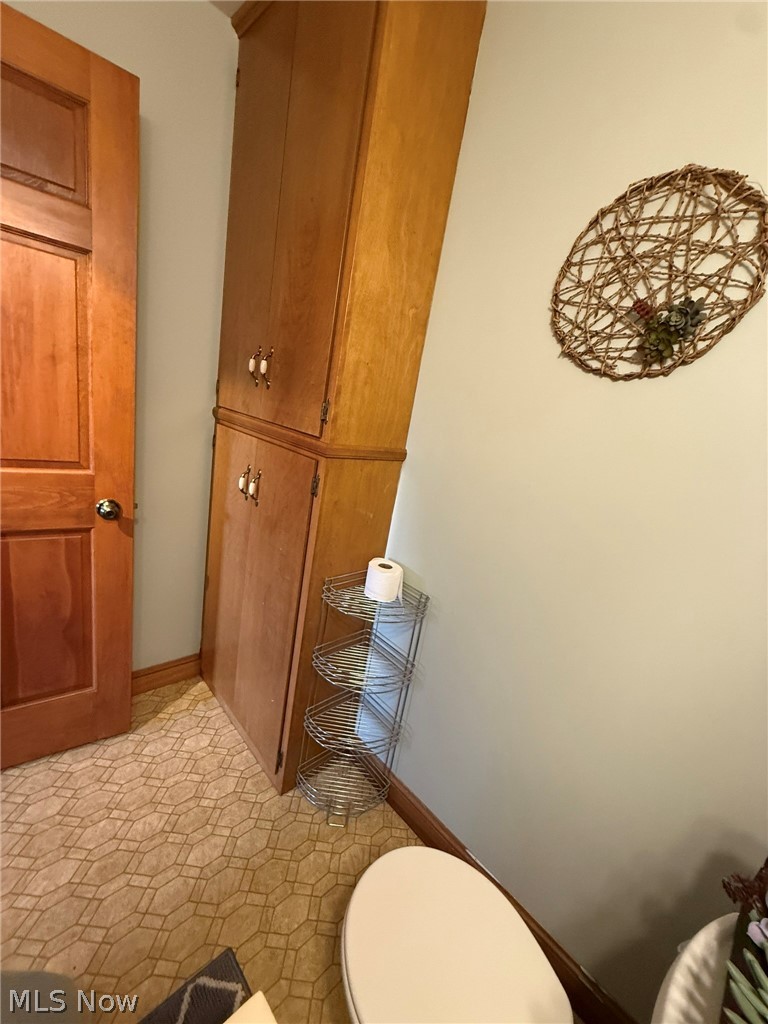 238 Edgemore Street NE Sugarcreek OH 44681