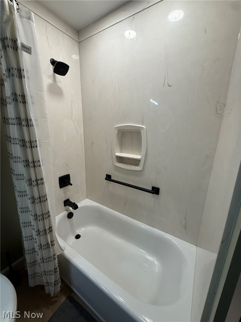 238 Edgemore Street NE Sugarcreek OH 44681