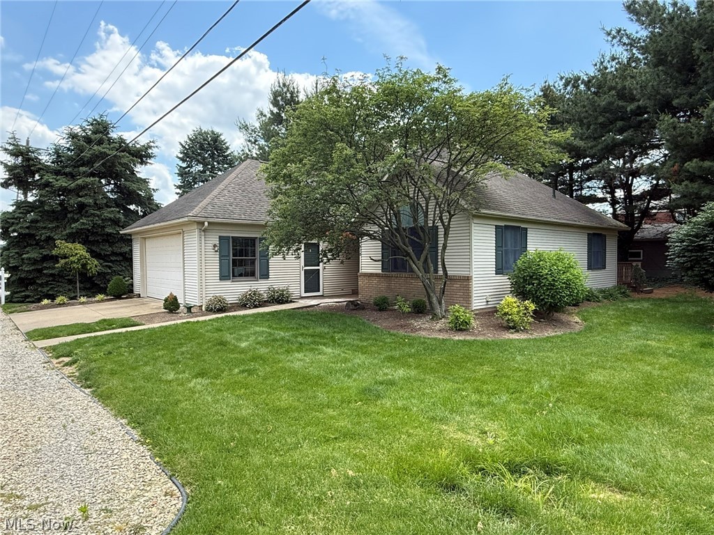 238 Edgemore Street NE Sugarcreek OH 44681