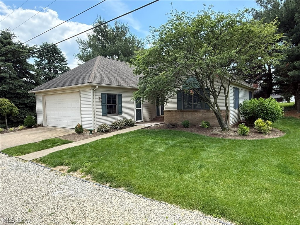 238 Edgemore Street NE Sugarcreek OH 44681