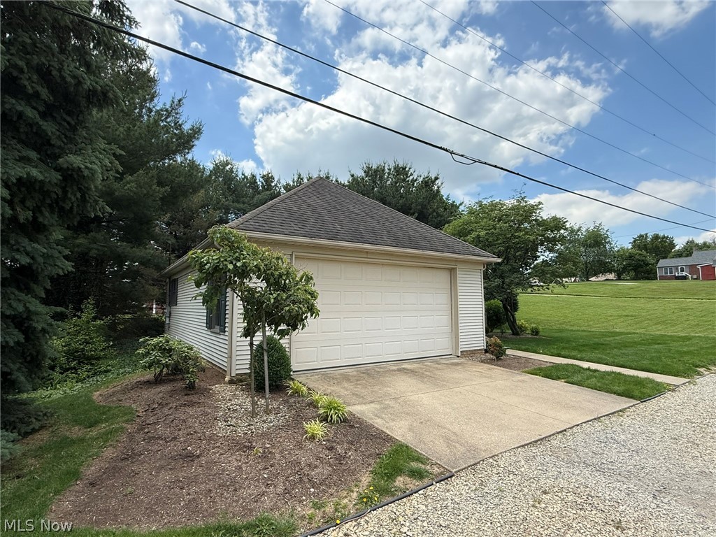 238 Edgemore Street NE Sugarcreek OH 44681