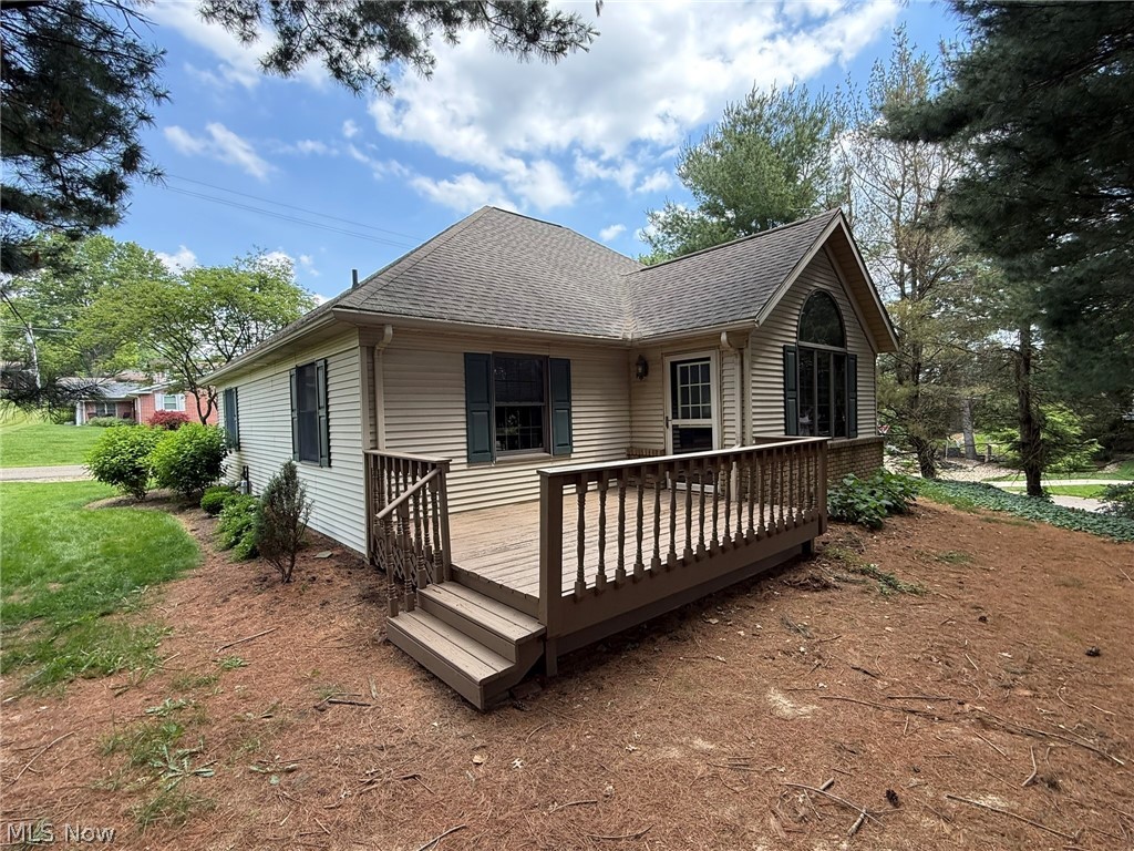 238 Edgemore Street NE Sugarcreek OH 44681