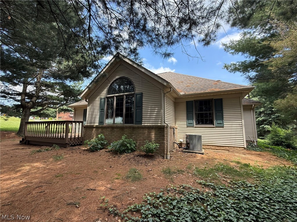 238 Edgemore Street NE Sugarcreek OH 44681