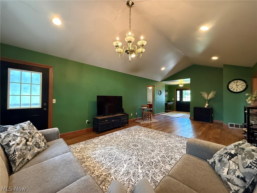 238 Edgemore Street NE Sugarcreek OH 44681