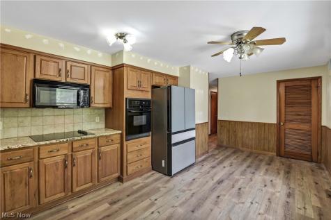 301 Crosse Road Amherst OH 44001