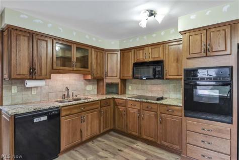 301 Crosse Road Amherst OH 44001