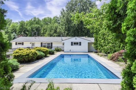 301 Crosse Road Amherst OH 44001