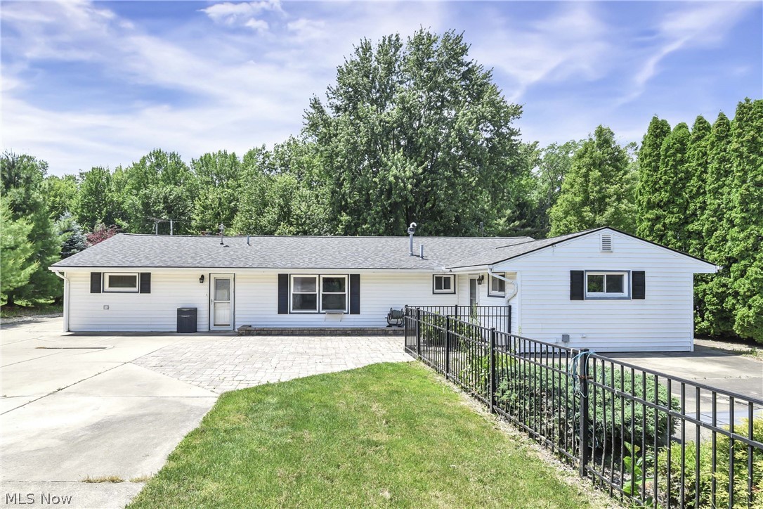301 Crosse Road Amherst OH 44001