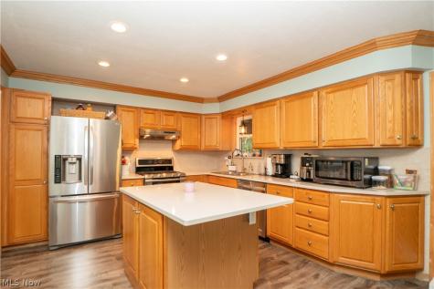 374 Woodlawn Reserve Road Akron OH 44305