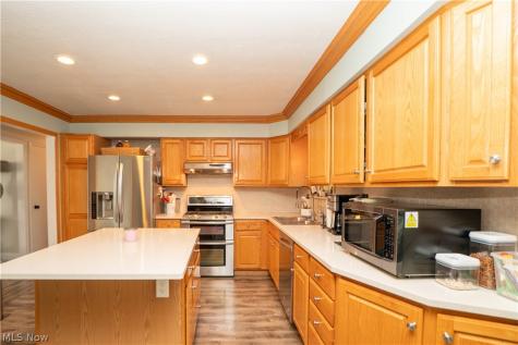 374 Woodlawn Reserve Road Akron OH 44305