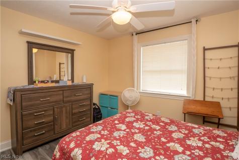 374 Woodlawn Reserve Road Akron OH 44305