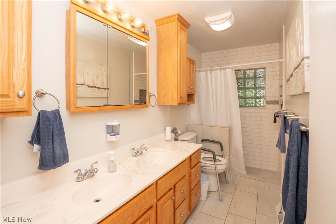 374 Woodlawn Reserve Road Akron OH 44305