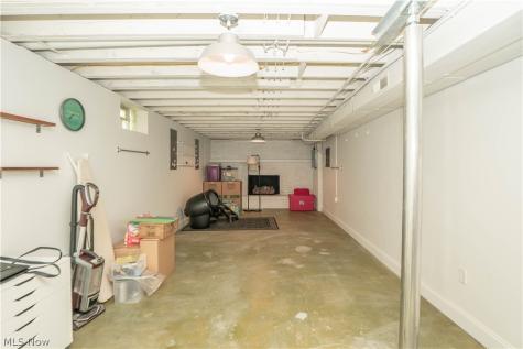 374 Woodlawn Reserve Road Akron OH 44305