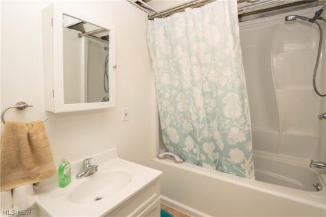 374 Woodlawn Reserve Road Akron OH 44305
