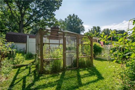374 Woodlawn Reserve Road Akron OH 44305