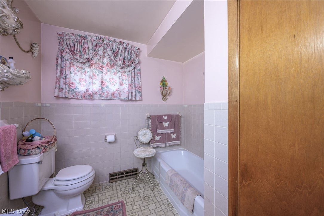 1931 Taft Avenue NE Canton OH 44705