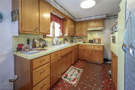1931 Taft Avenue NE Canton OH 44705