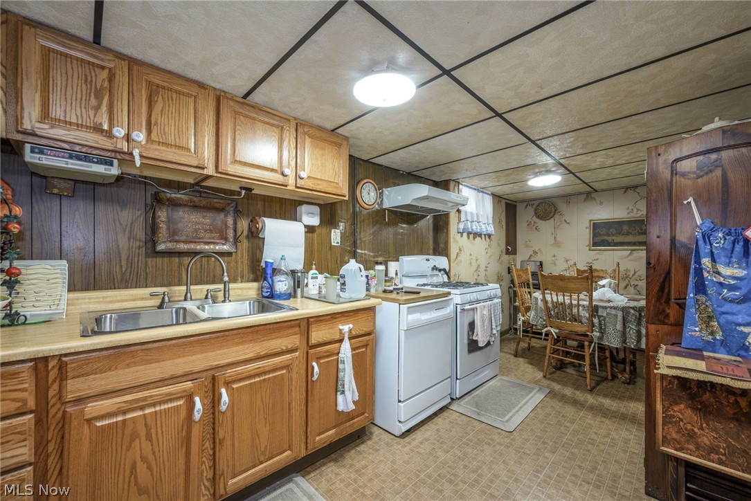 1931 Taft Avenue NE Canton OH 44705