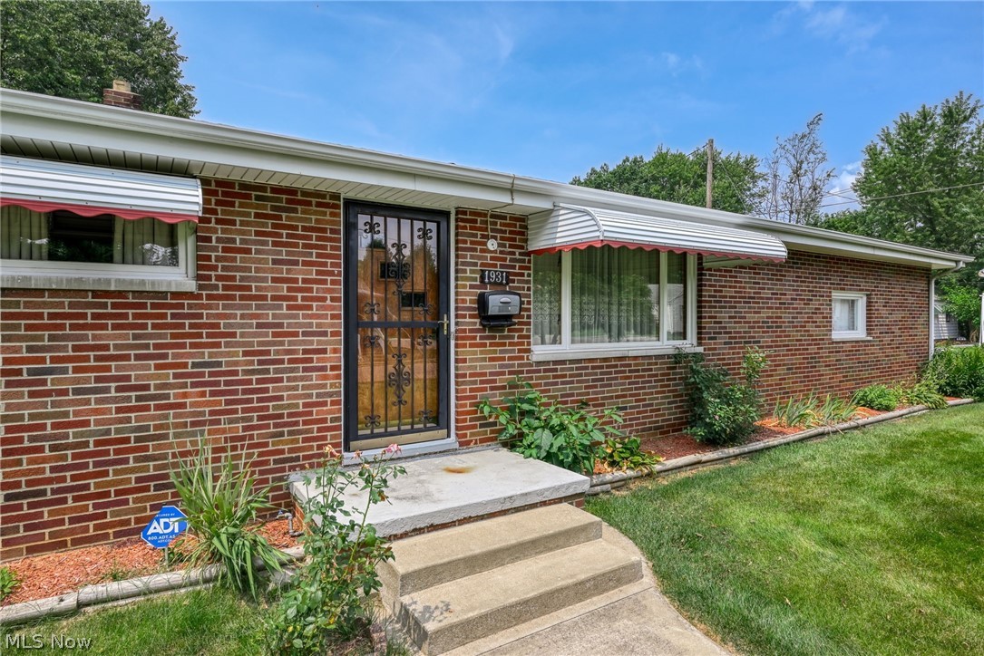 1931 Taft Avenue NE Canton OH 44705