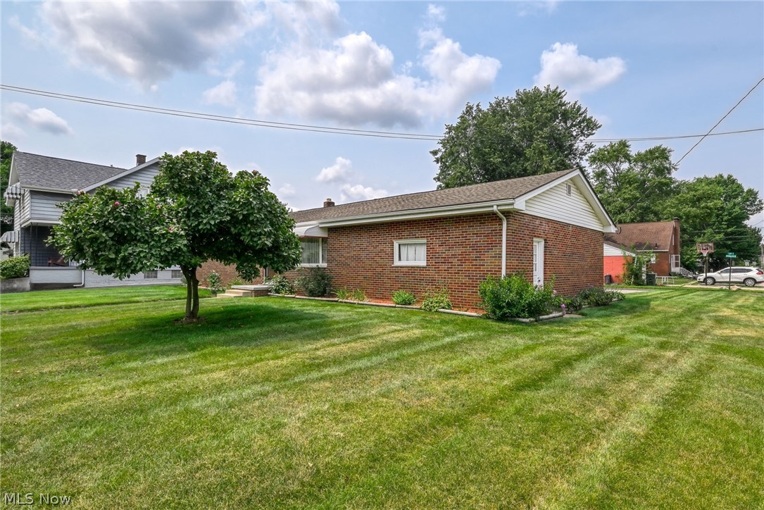 1931 Taft Avenue NE Canton OH 44705