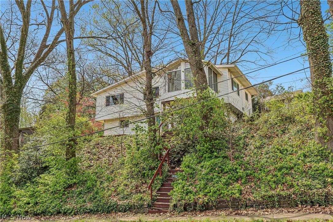 2060 6th Street SW Akron OH 44314