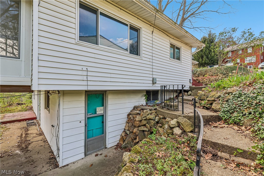 2060 6th Street SW Akron OH 44314