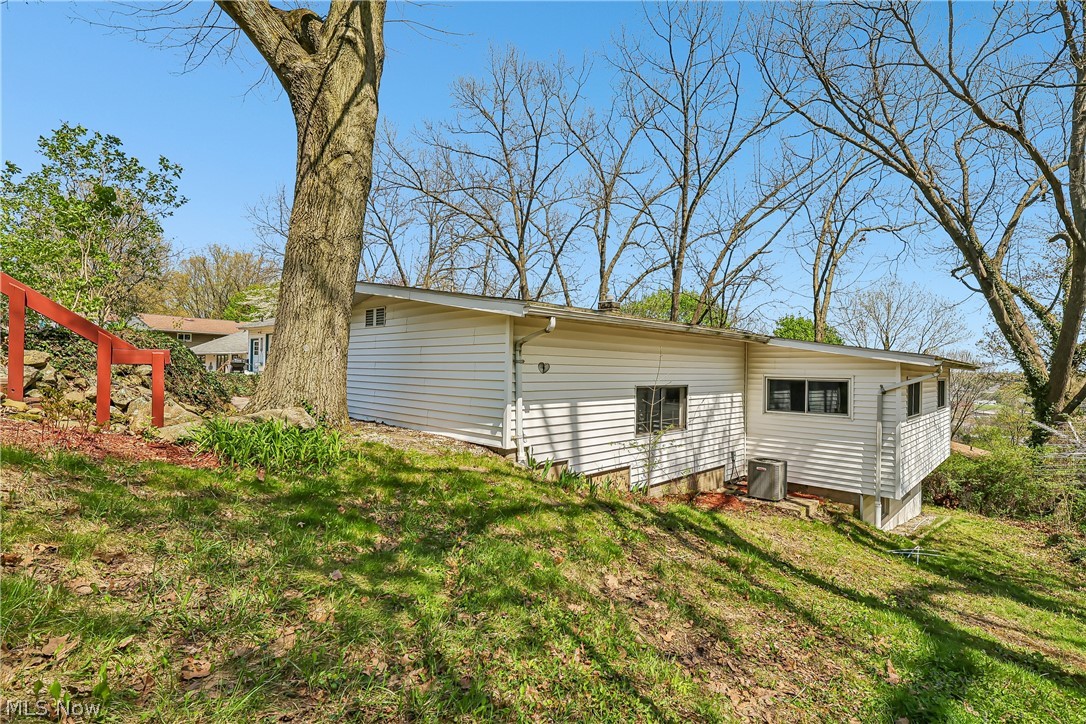 2060 6th Street SW Akron OH 44314