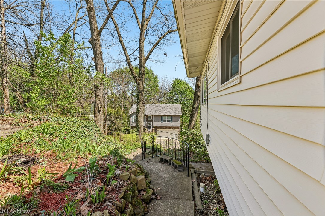 2060 6th Street SW Akron OH 44314