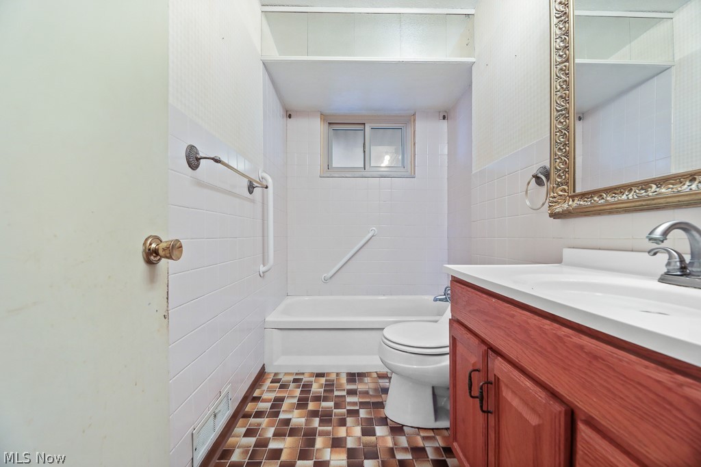 6115 Fry Road Brook Park OH 44142