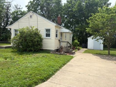 581 Fillmore Avenue Akron OH 44314