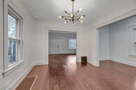 1567 Coutant Avenue Lakewood OH 44107