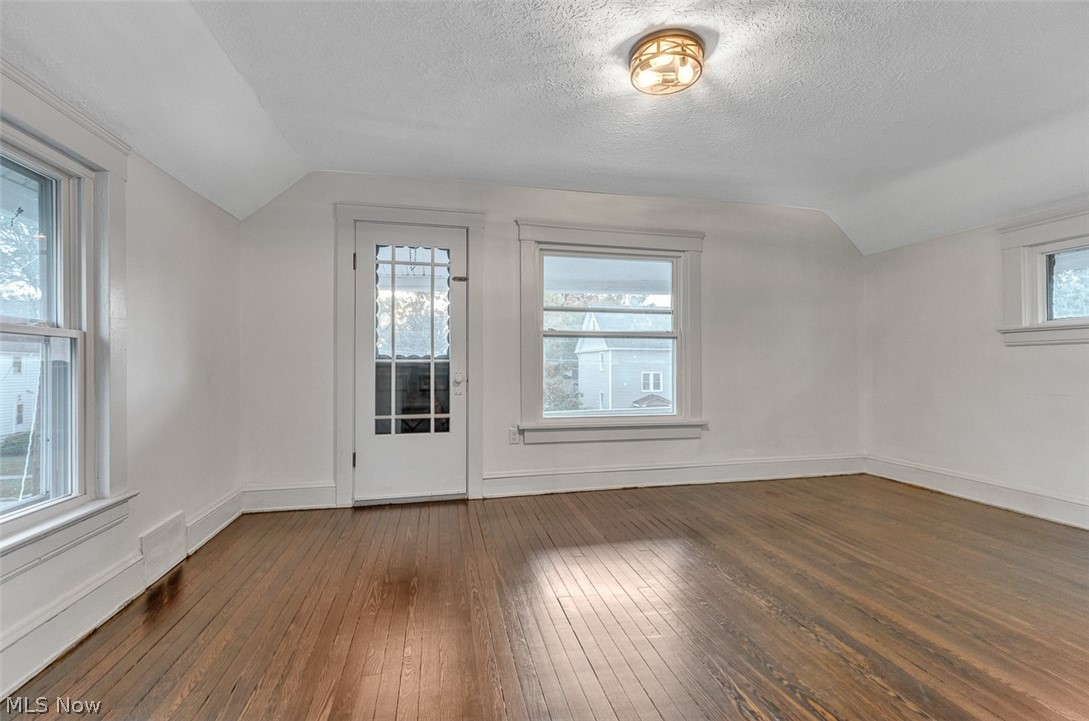 1567 Coutant Avenue Lakewood OH 44107
