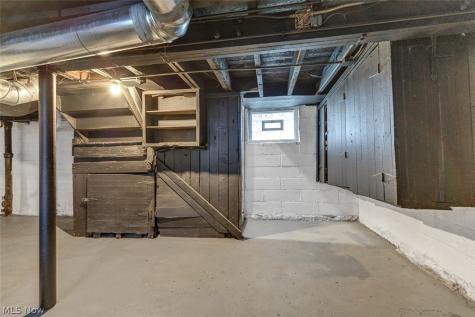 1567 Coutant Avenue Lakewood OH 44107