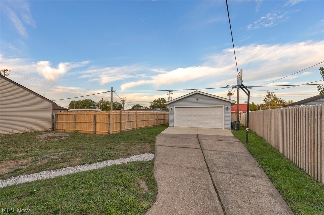 1567 Coutant Avenue Lakewood OH 44107