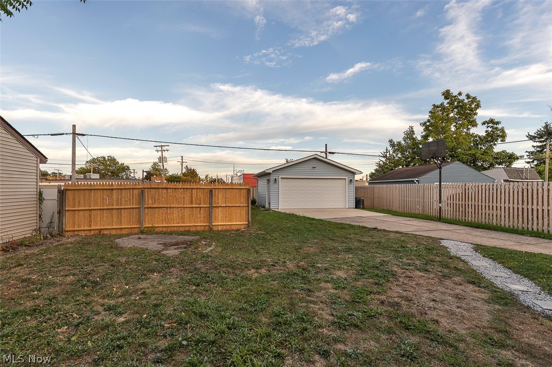 1567 Coutant Avenue Lakewood OH 44107