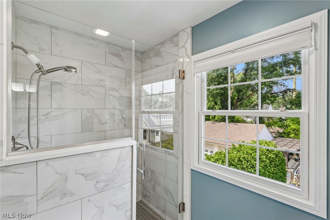 21160 Beachwood Drive Rocky River OH 44116