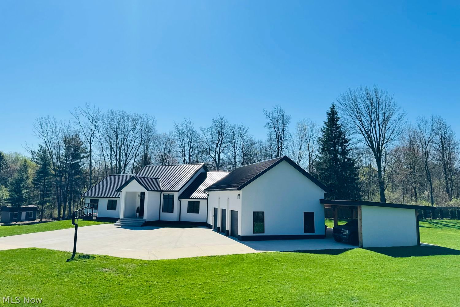 2110 Mattingly Road Hinckley OH 44233