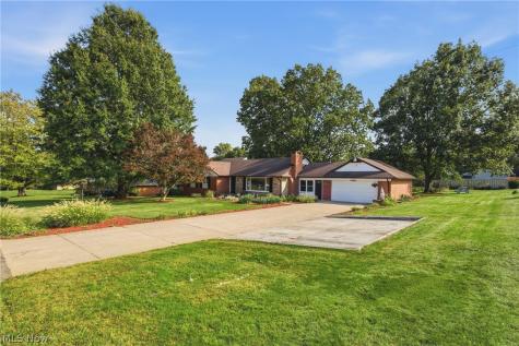 1004 Eastwood Street NE Canton OH 44714