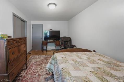 1004 Eastwood Street NE Canton OH 44714