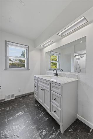 1004 Eastwood Street NE Canton OH 44714