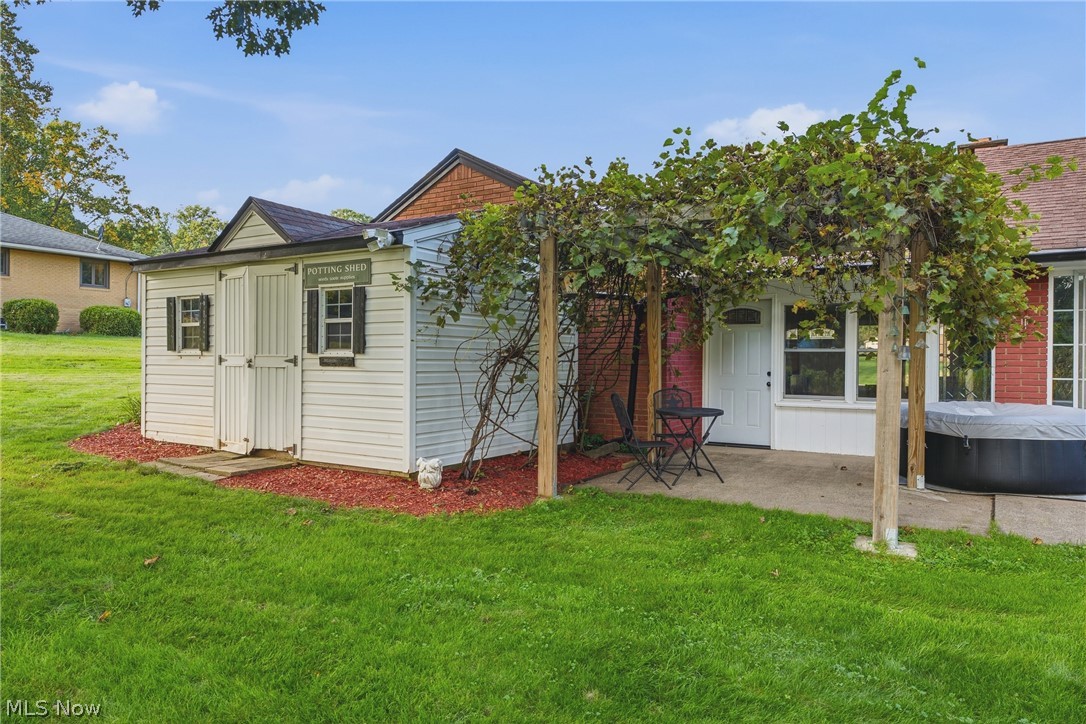 1004 Eastwood Street NE Canton OH 44714