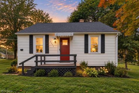 4695 Grapeland Avenue Louisville OH 44641