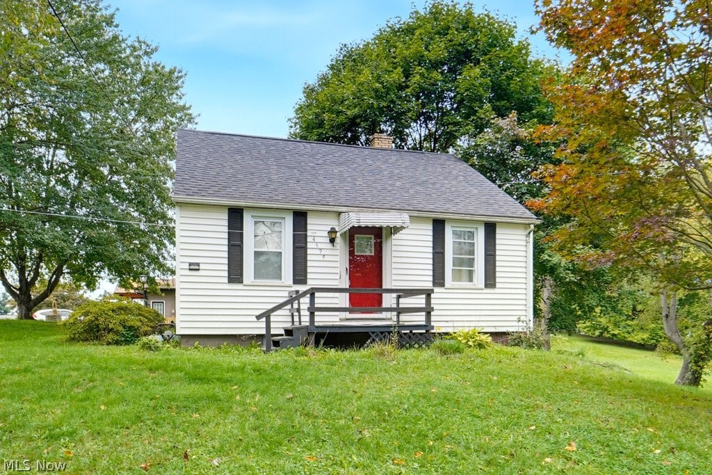 4695 Grapeland Avenue Louisville OH 44641