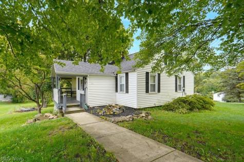 4695 Grapeland Avenue Louisville OH 44641