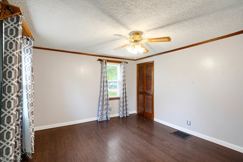 4695 Grapeland Avenue Louisville OH 44641
