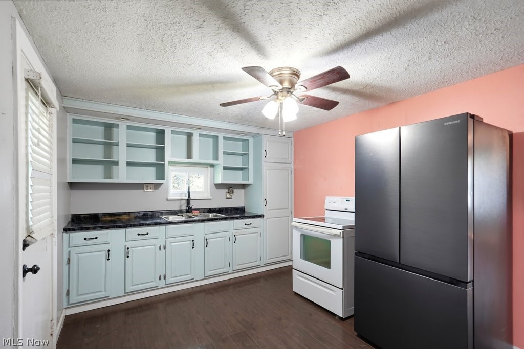4695 Grapeland Avenue Louisville OH 44641