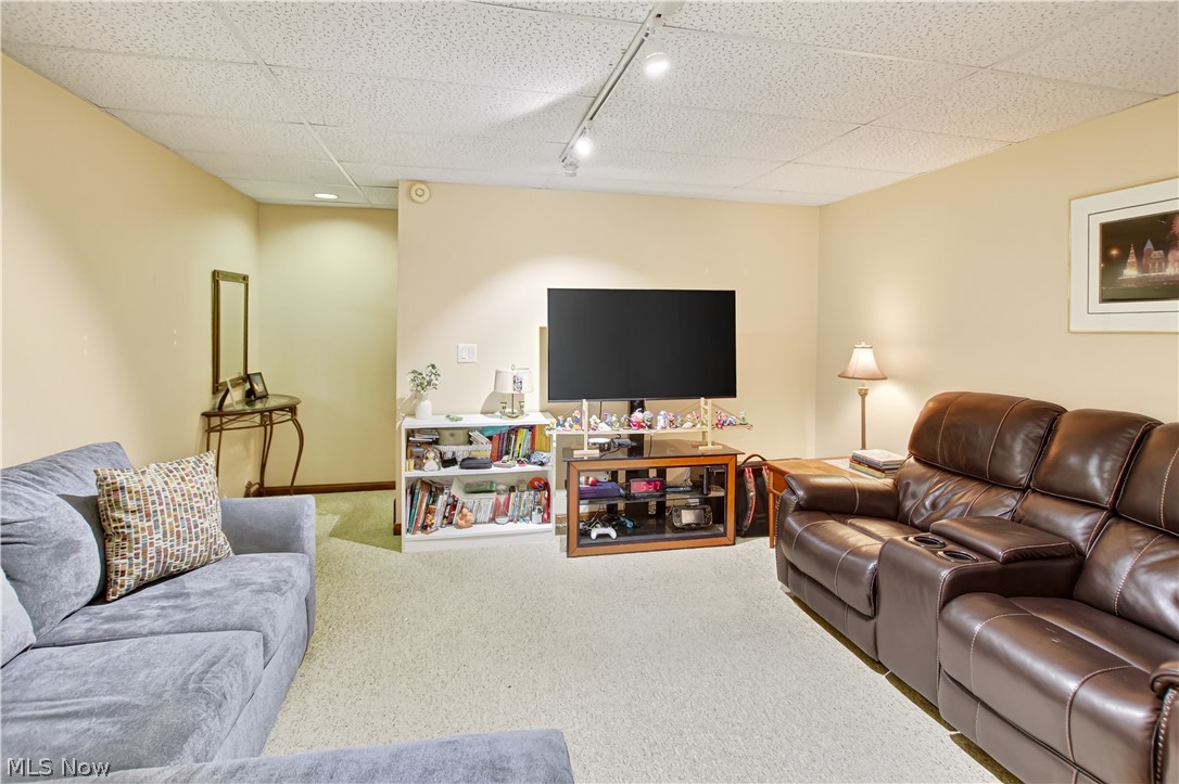 634 Wellesley Circle Avon Lake OH 44012