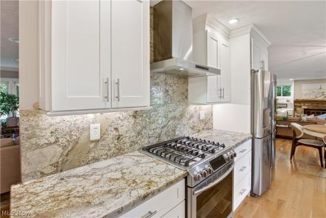 634 Wellesley Circle Avon Lake OH 44012